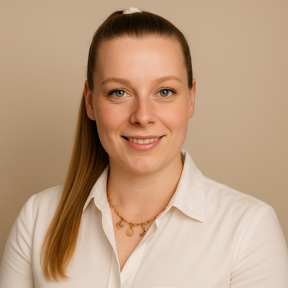 20251128_2119_Professional Beauty Portrait_remix_01kb61v27ef22ache38rdv74r5